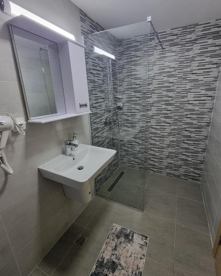 Modern & Trendy Apartment Skopje Eksteriør bilde