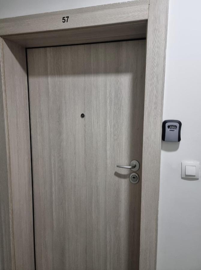 Modern & Trendy Apartment Skopje Eksteriør bilde